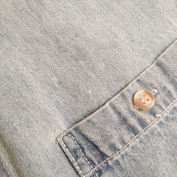 2/$30 ❤ Bill Blass Vintage 1980's Denim Shirt - Picture 5 of 6
